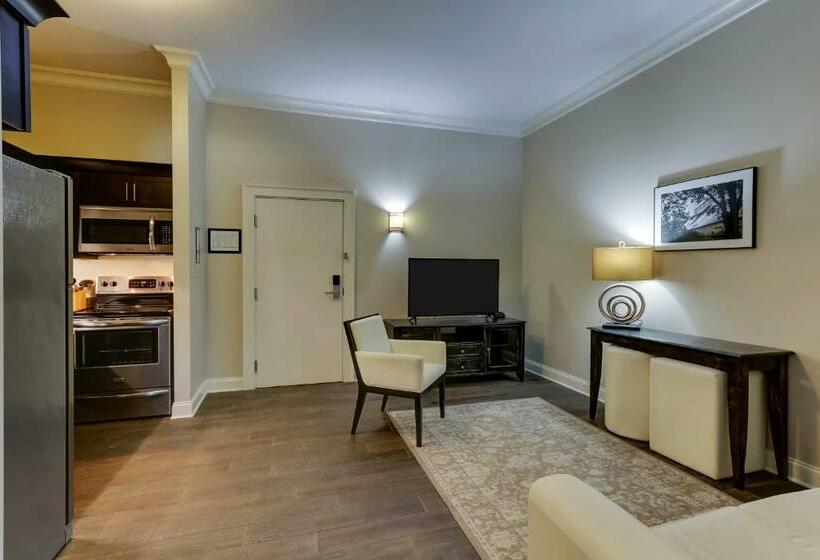 套房, The Mantissa