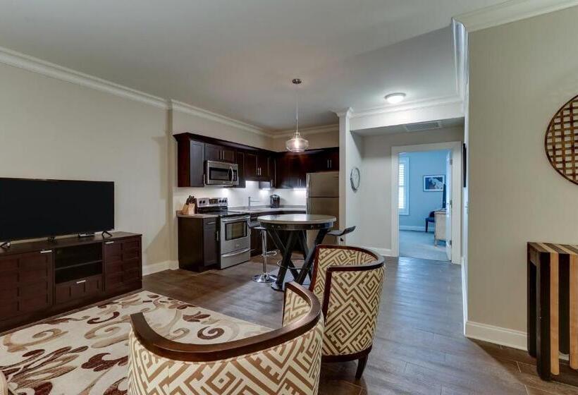 带大床的套房, The Mantissa