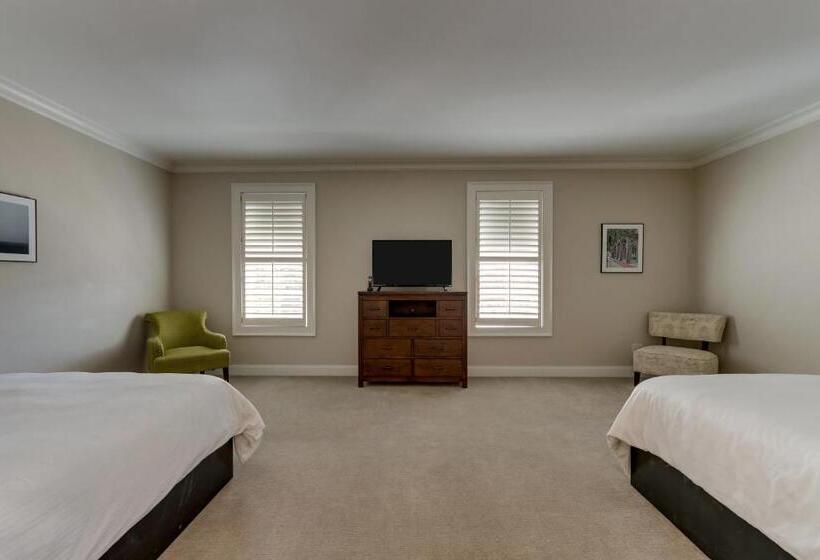 豪华套房, The Mantissa