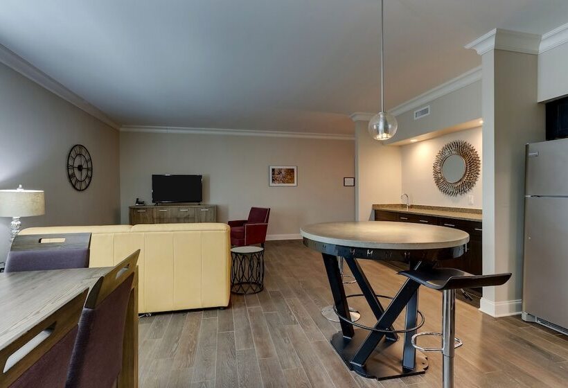 套房, The Mantissa