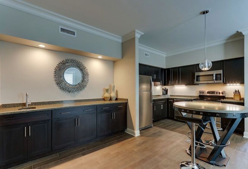 套房, The Mantissa