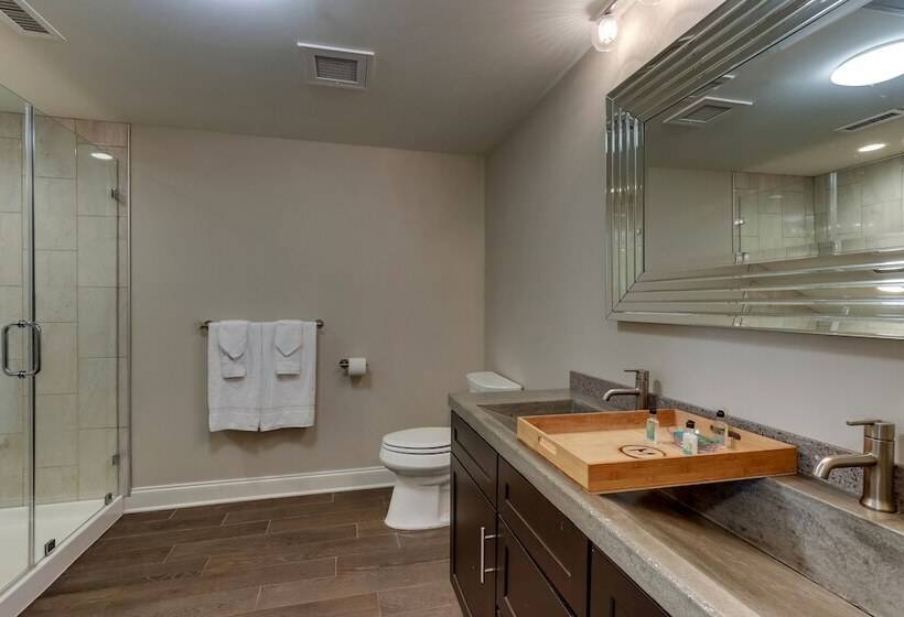 套房, The Mantissa