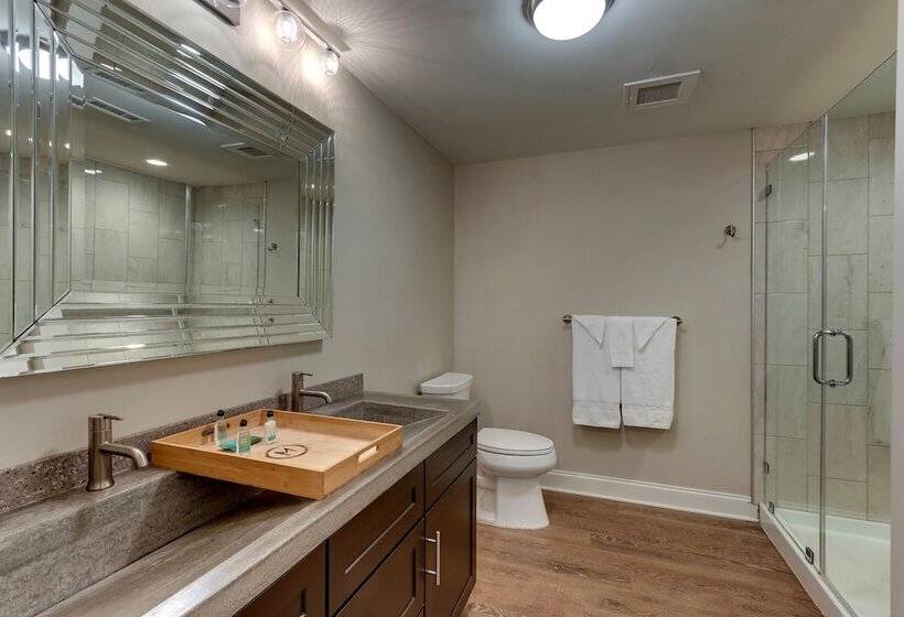 套房, The Mantissa