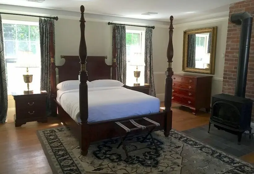 クイーンサイズベッドのスイートルーム, Windsor Mansion Inn
