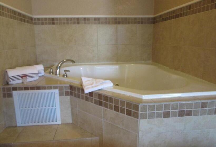 Suite Pezsgőfürdővel, Lava Spa Motel & Rv