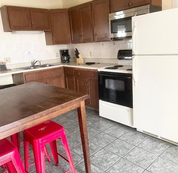 スイート, Abellona Inn & Suites