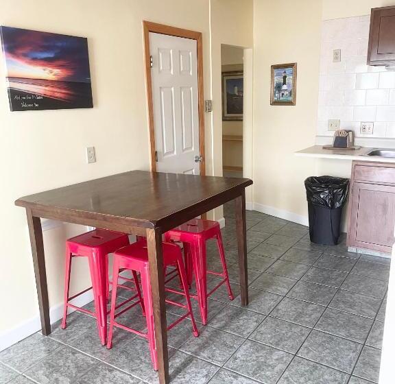 スイート, Abellona Inn & Suites