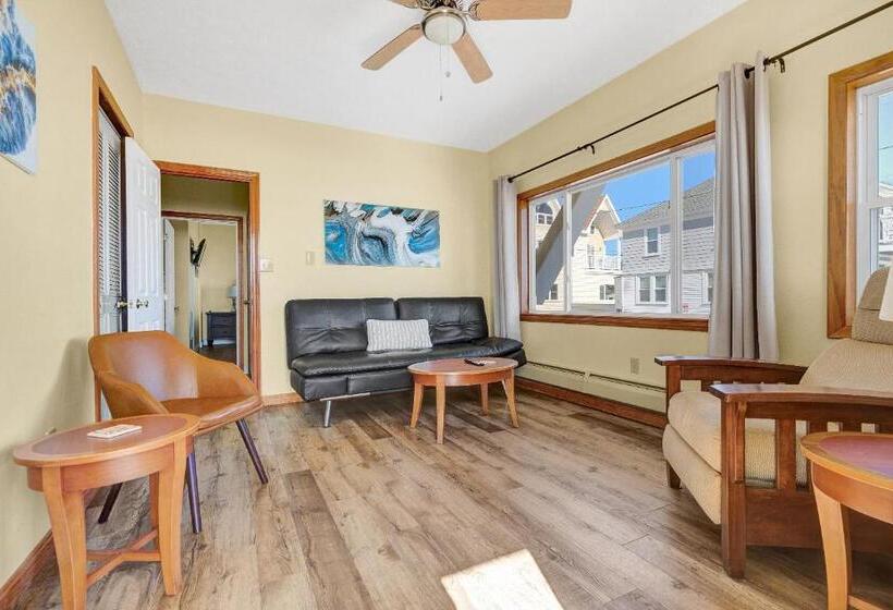 スイート, Abellona Inn & Suites