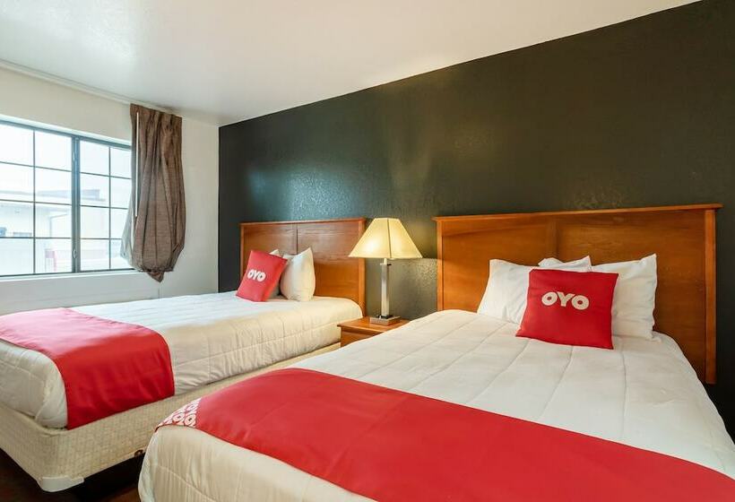 Номер Премиум, OYO Hotel Pearsall I-35 East
