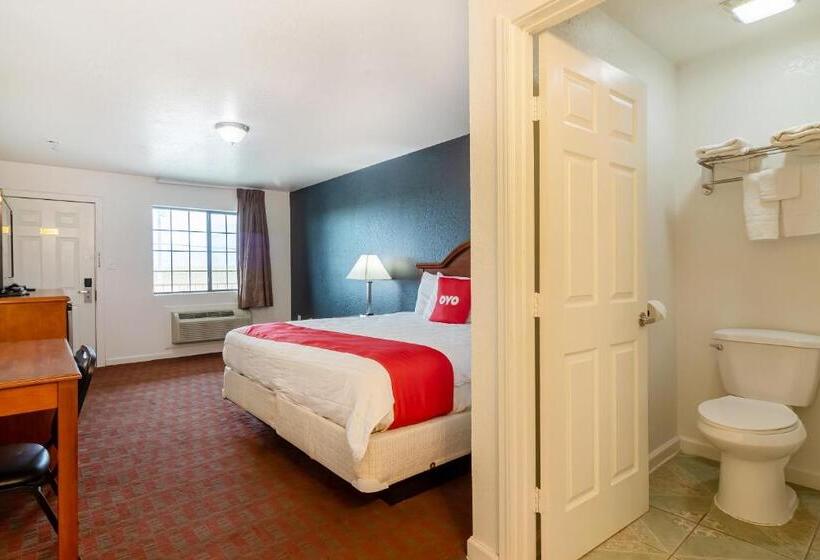 장애인을 위한 킹사이즈 침대 스탠다드 룸, OYO Hotel Pearsall I-35 East