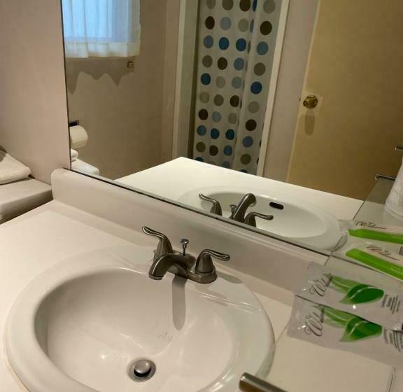 חדר סטנדרט עם מיטת קינג, Red Bluff Inn