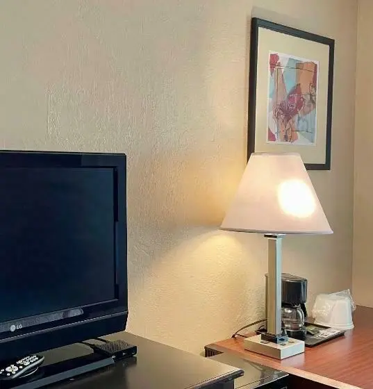 キングサイズベッドのスタンダードルーム, Red Bluff Inn