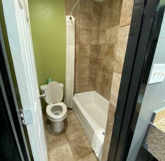 غرفة قياسية سرير كينج, Town House Motel