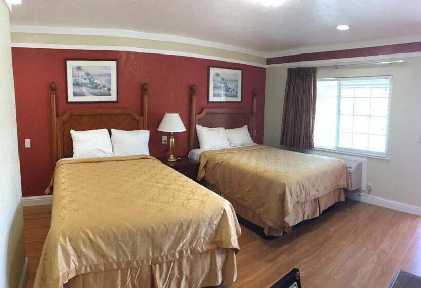 Номер Стандарт, Wagon Wheel Motel