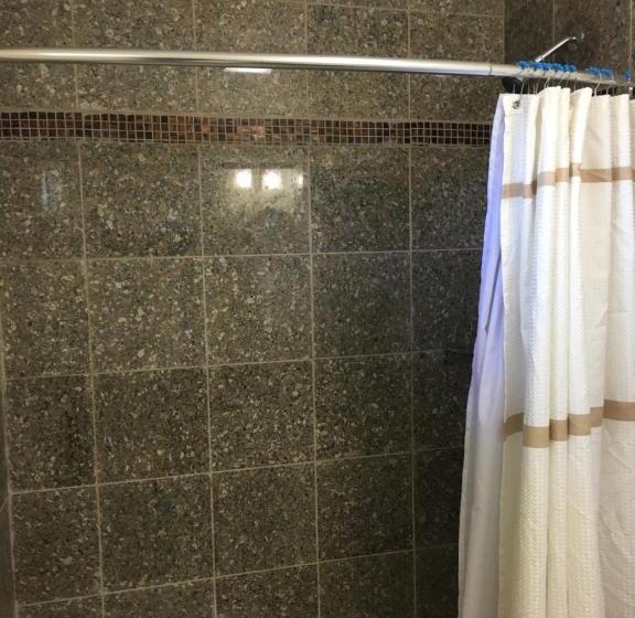 スタンダードルーム, Wagon Wheel Motel