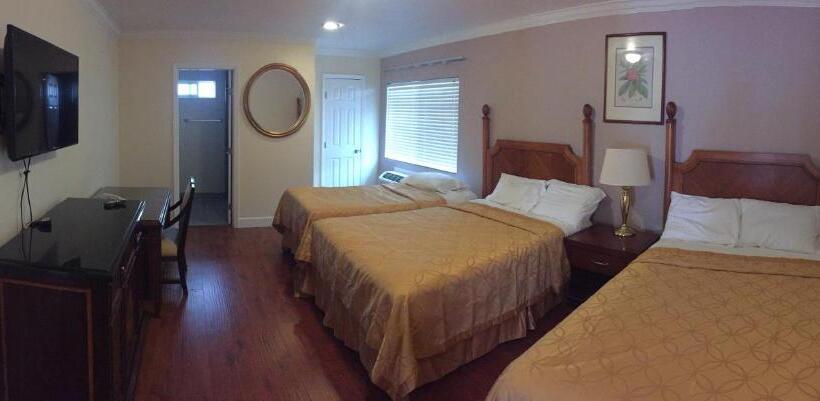 غرفة عائلية, Wagon Wheel Motel