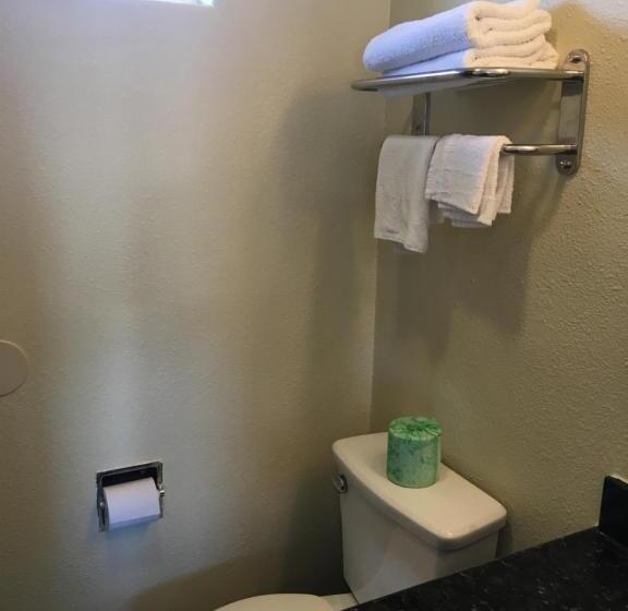 ファミリールーム, Wagon Wheel Motel