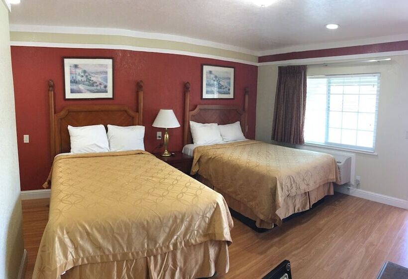 Номер Стандарт, Wagon Wheel Motel