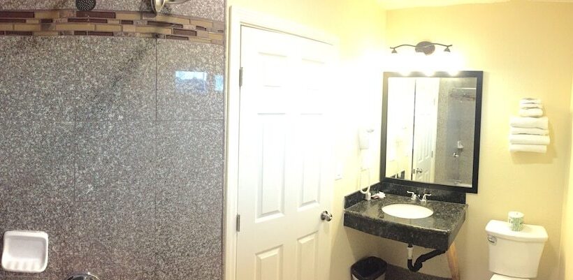 スタンダードルーム, Wagon Wheel Motel