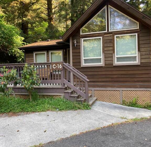 غرفة عائلية مطلّة علي الجبل, Whaleshead Beach Resort