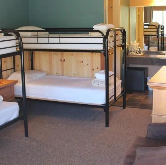 ルームシェアのワンベッド, Whitney Portal Hotel And Hostel