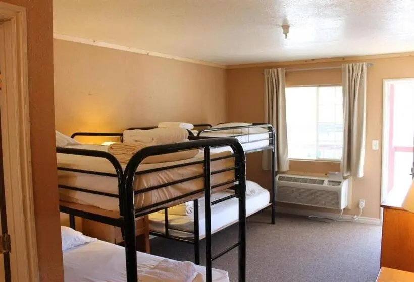 ルームシェアのワンベッド, Whitney Portal Hotel And Hostel