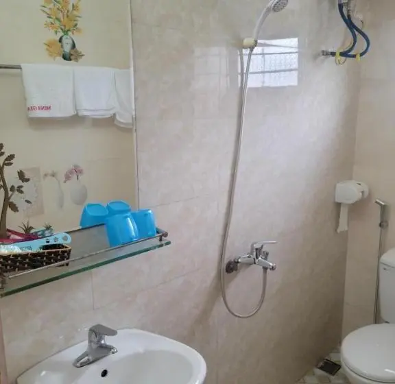 اتاق استاندارد سه نفره, Khách Sạn Minh Gia 1