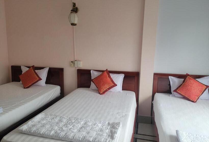 اتاق استاندارد سه نفره, Khách Sạn Minh Gia 1