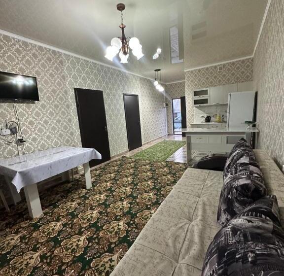 اتاق خانوادگی, коттедж Rayan House