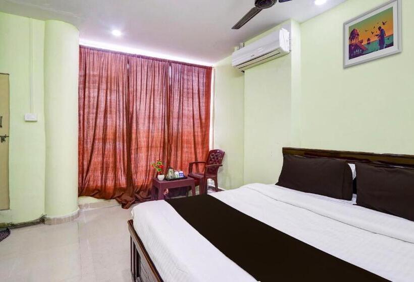 三人经典房间, O Plaza