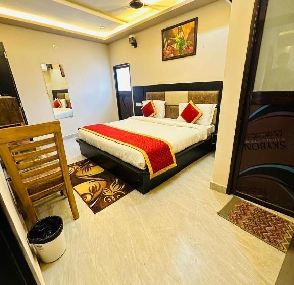 غرفة ديلوكس, Psr Prem Shobha Residency ! Varanasi Fully Air Conditioned Hotel At Prime Location With Off Site P