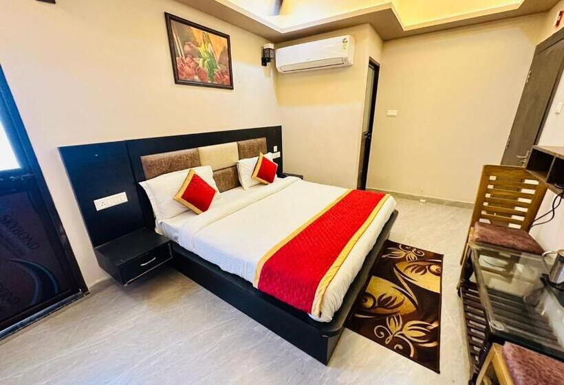 غرفة إقتصادية, Psr Prem Shobha Residency ! Varanasi Fully Air Conditioned Hotel At Prime Location With Off Site P