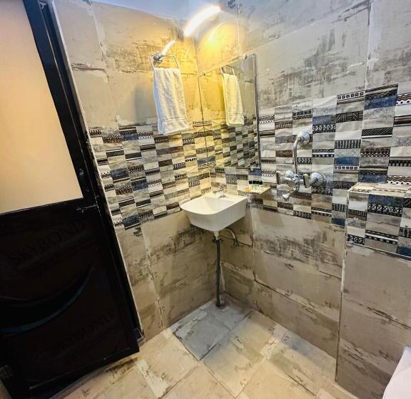 غرفة إقتصادية, Psr Prem Shobha Residency ! Varanasi Fully Air Conditioned Hotel At Prime Location With Off Site P