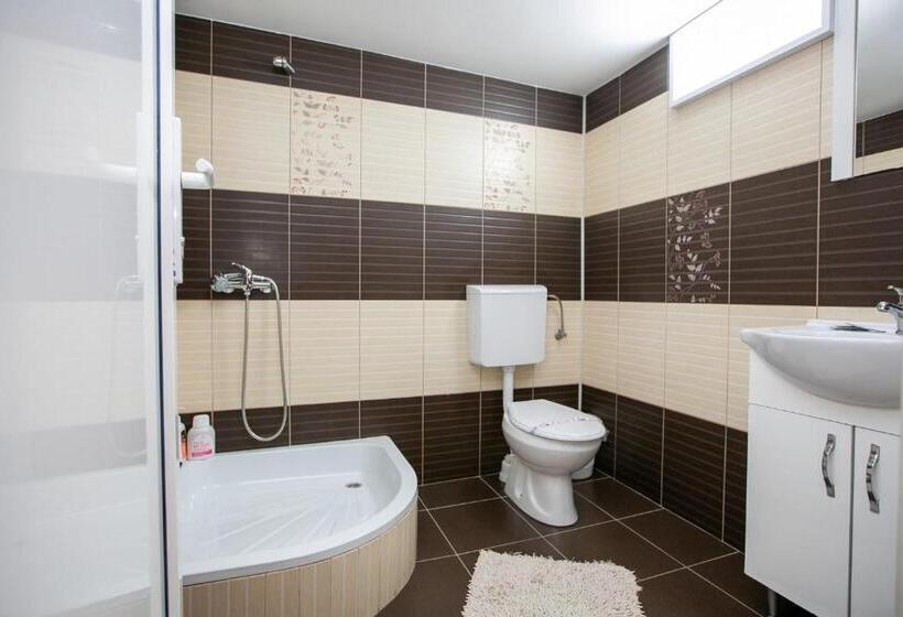 غرفة قياسية, Casa Mădălina