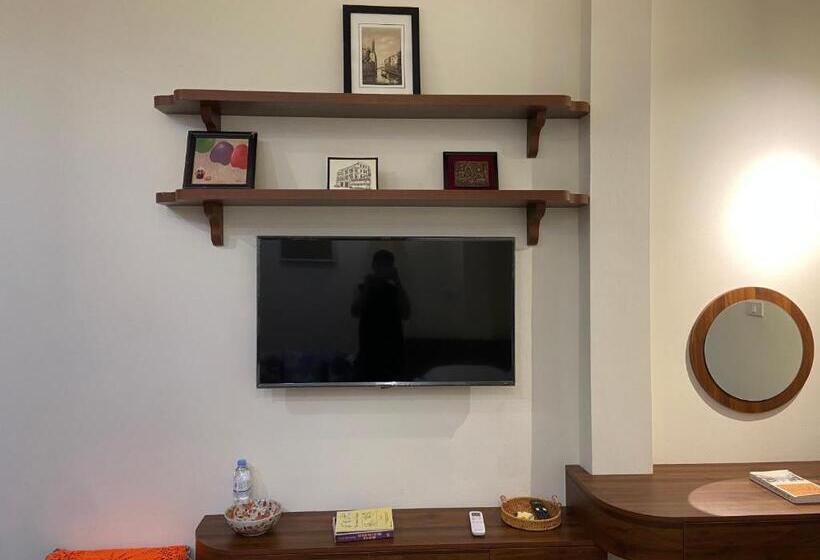 استودیوی استاندارد با تخت دوبل, An Thường House