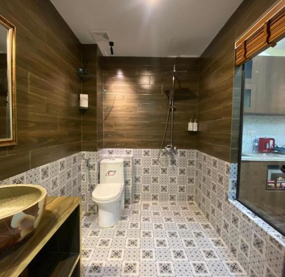 استودیو استاندارد با بالکن, An Thường House