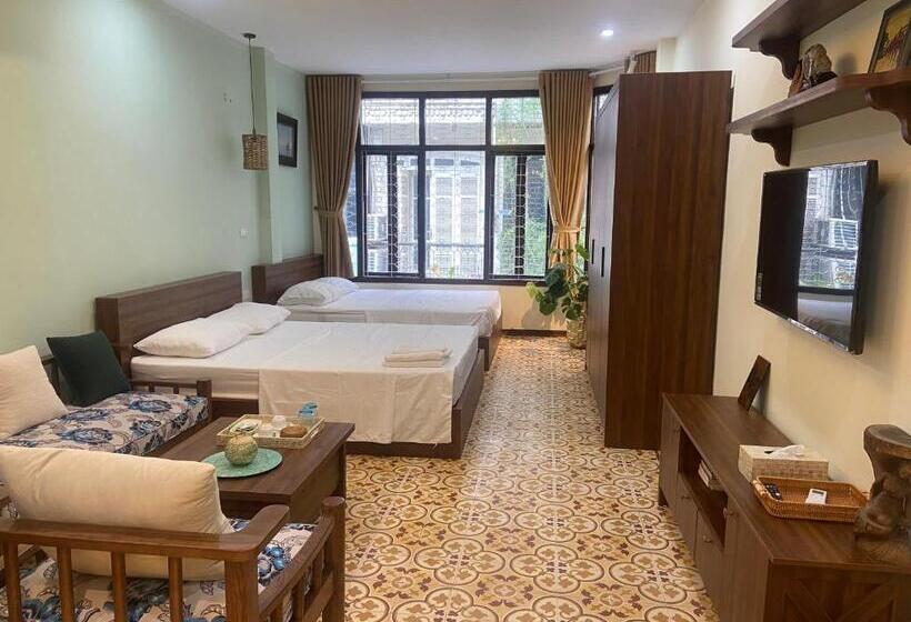 2 Bedroom Family Apartment with Views, An Thường House