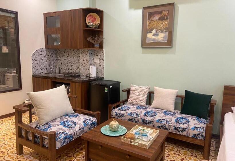 2 Bedroom Family Apartment with Views, An Thường House