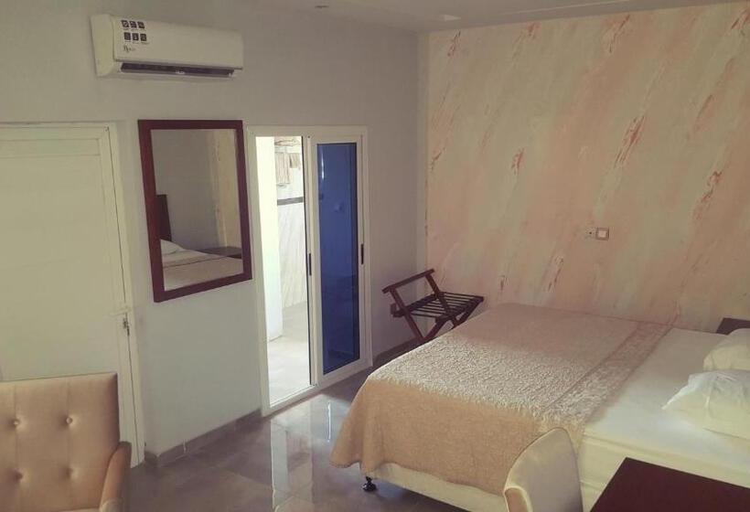 اتاق استاندارد یک نفره, Ambassadors