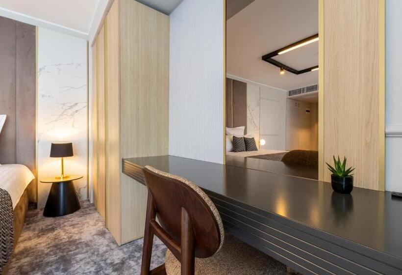 Номер Deluxe Кровать Кинг, Lupa By Bueno