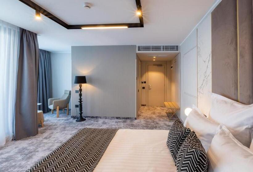 Номер Deluxe Кровать Кинг, Lupa By Bueno