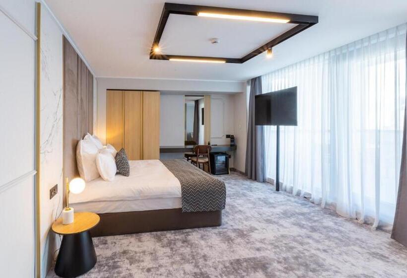 Номер Deluxe Кровать Кинг, Lupa By Bueno