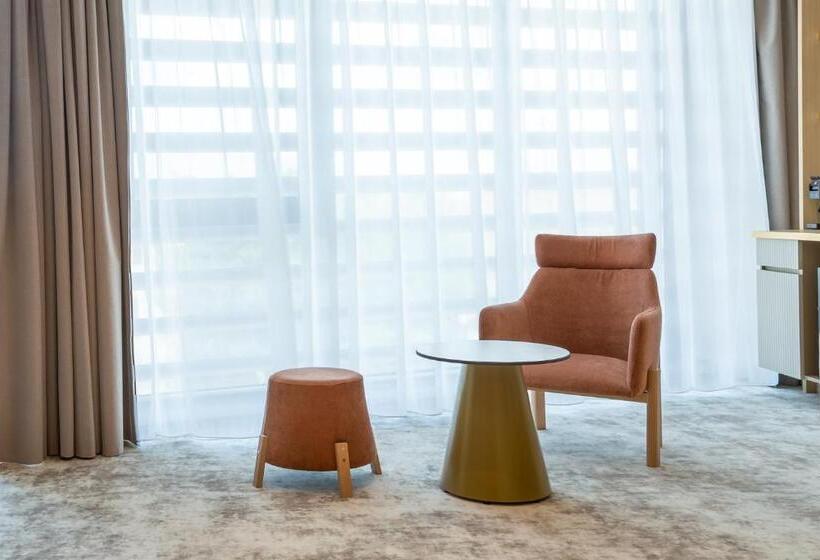 Люкс Повышенной Комфортности, Lupa By Bueno