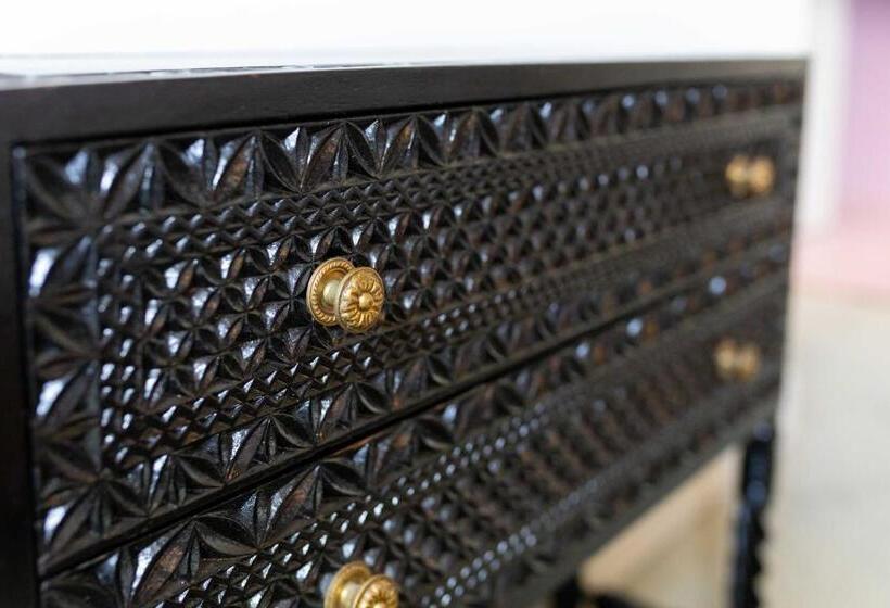 스위트, Mastro Discoveries And Memories