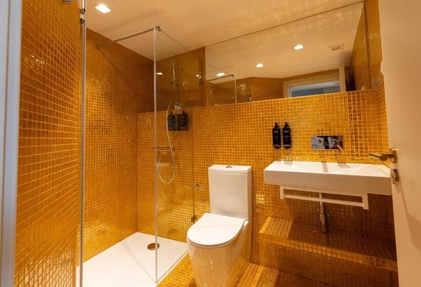 패밀리 룸, Mastro Discoveries And Memories