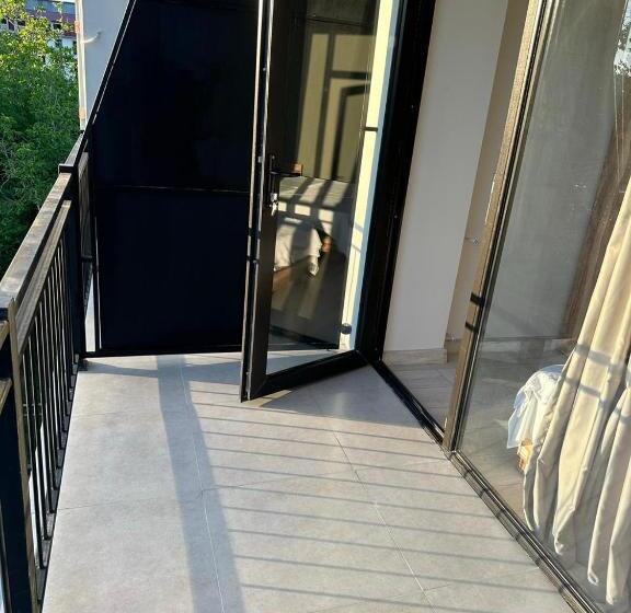 اتاق استاندارد چهار تخته, Paradiso Kobuleti