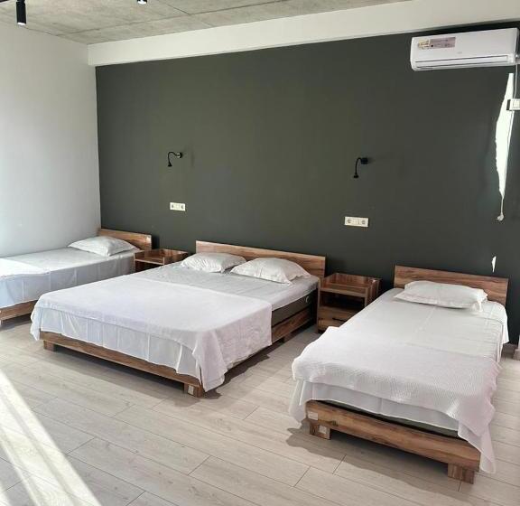 اتاق استاندارد چهار تخته, Paradiso Kobuleti