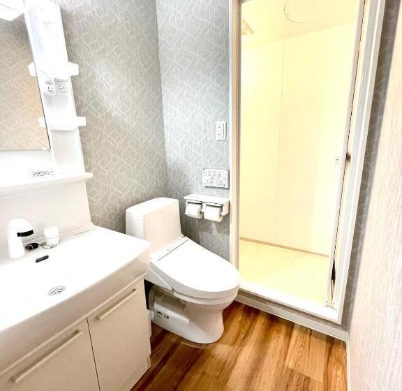 غرفة عائلية, Little Garden