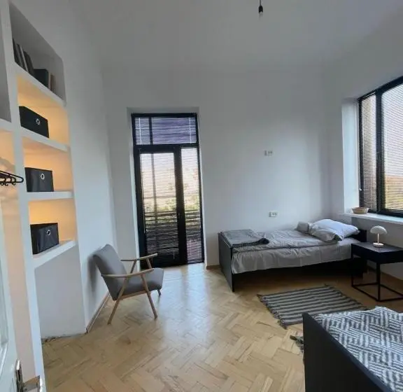 اتاق استاندارد با چشمانداز کوهستان, Twins Guest House