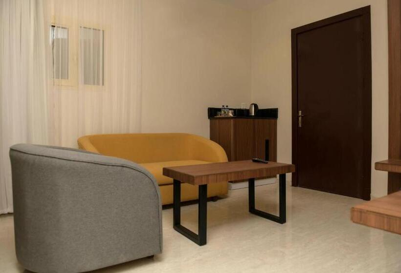 Люкс, فندق لامار   فرع القادسية